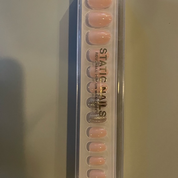 3 NEW sets of Static Nails with NEW remover ! - Picture 3 of 4